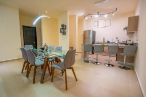 Luxury Apartment With Poll